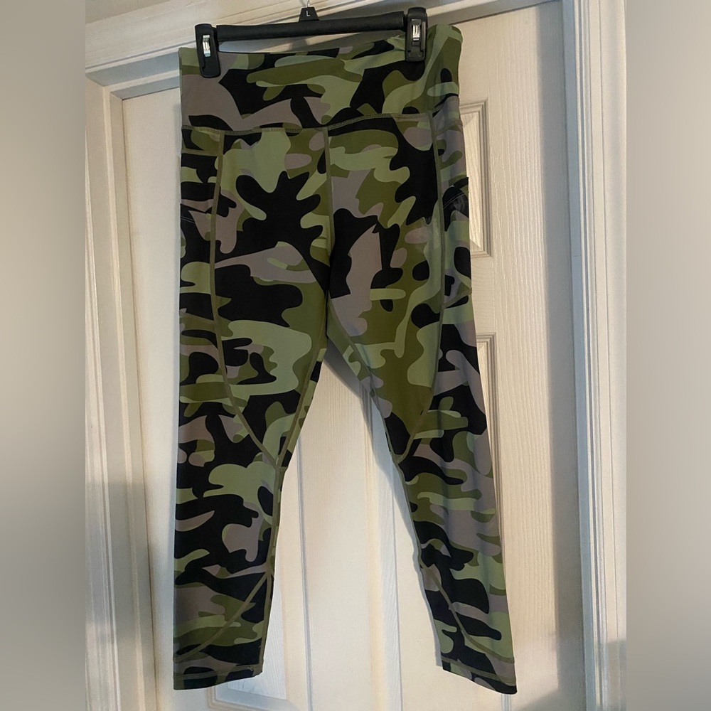 Women’s Zyia light n tight 7/8 leggings